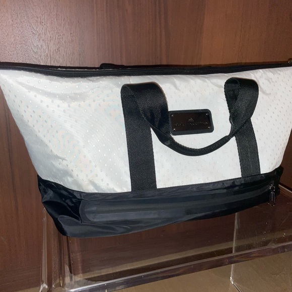 New - adidas By Stella McCartney Tennis/Gym White Polyester Weekend/Travel Bag - Picture 4 of 7